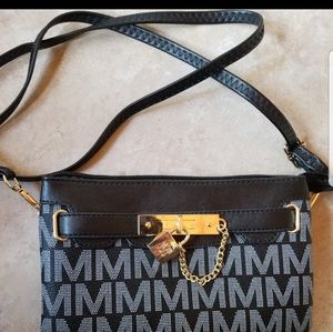 Crossbody purse